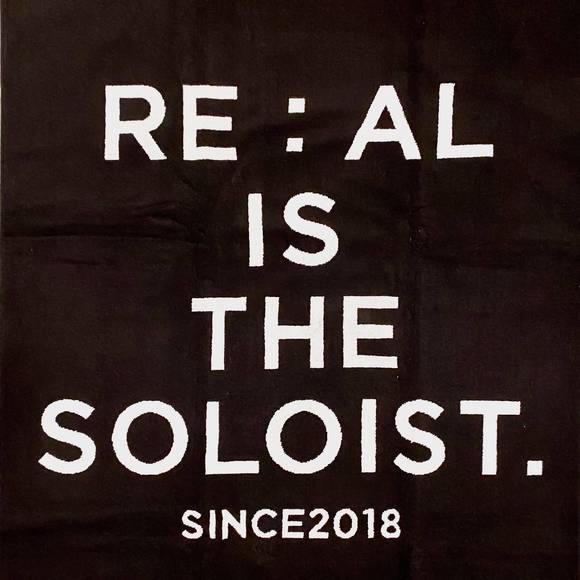 NEW THE SOLOIST X RE:AL luxurious double looped beach towel in black